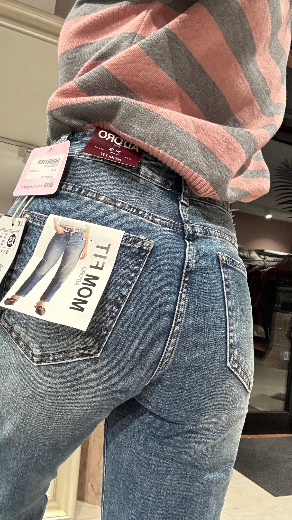 Jeans Mom fit strappi