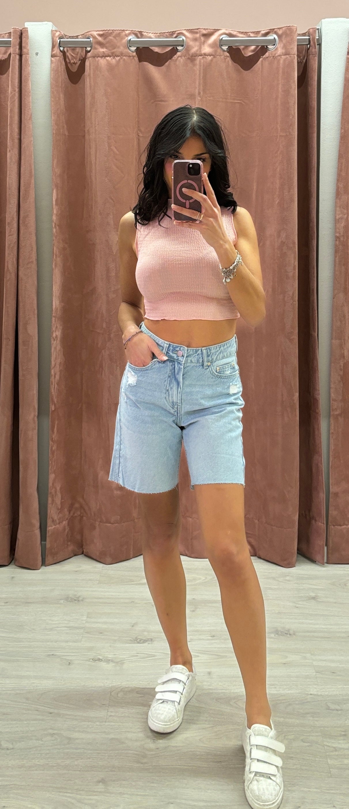 Bermuda Teen Robyn