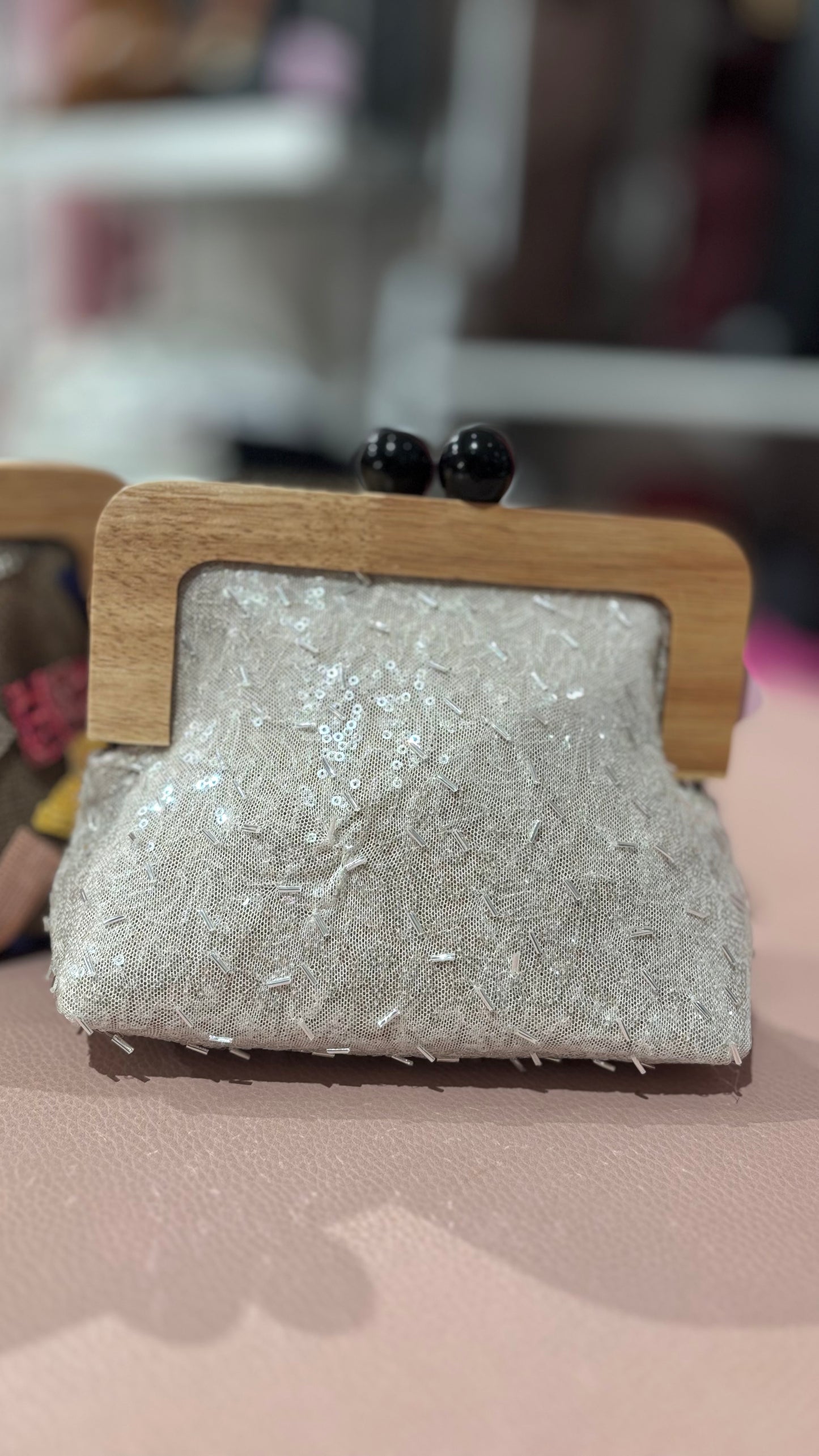 Pochette Carly