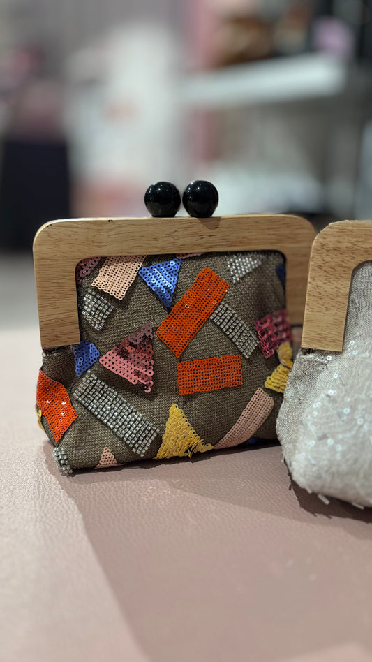 Pochette Carly